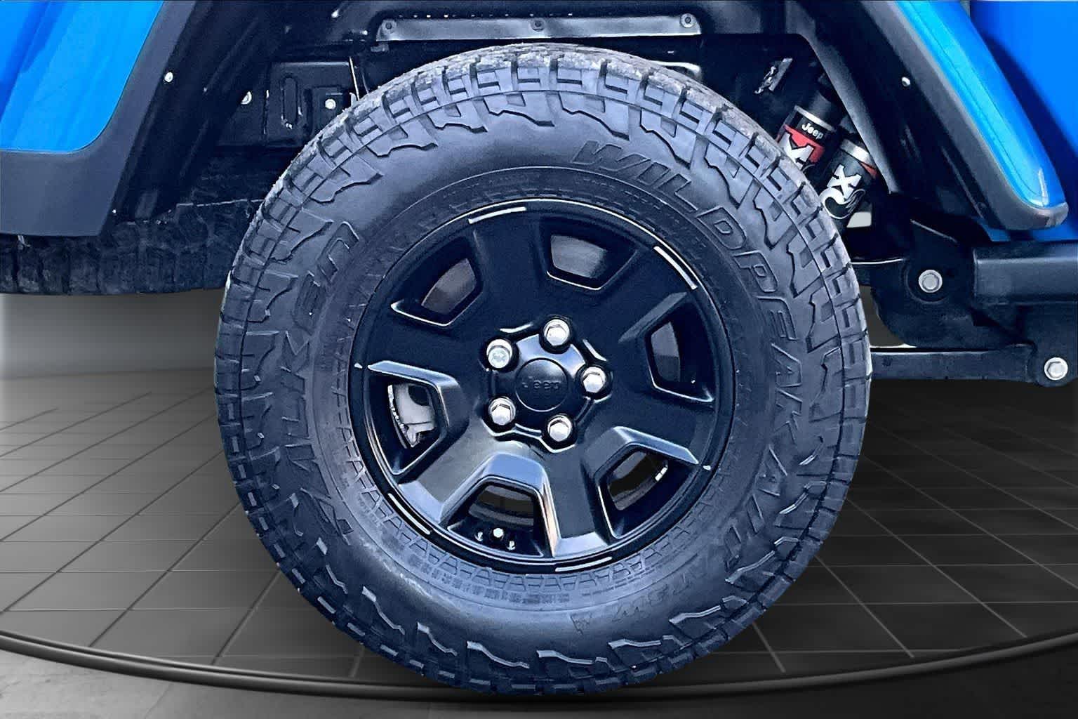 Thumbnail: 2022 Jeep Gladiator - 36