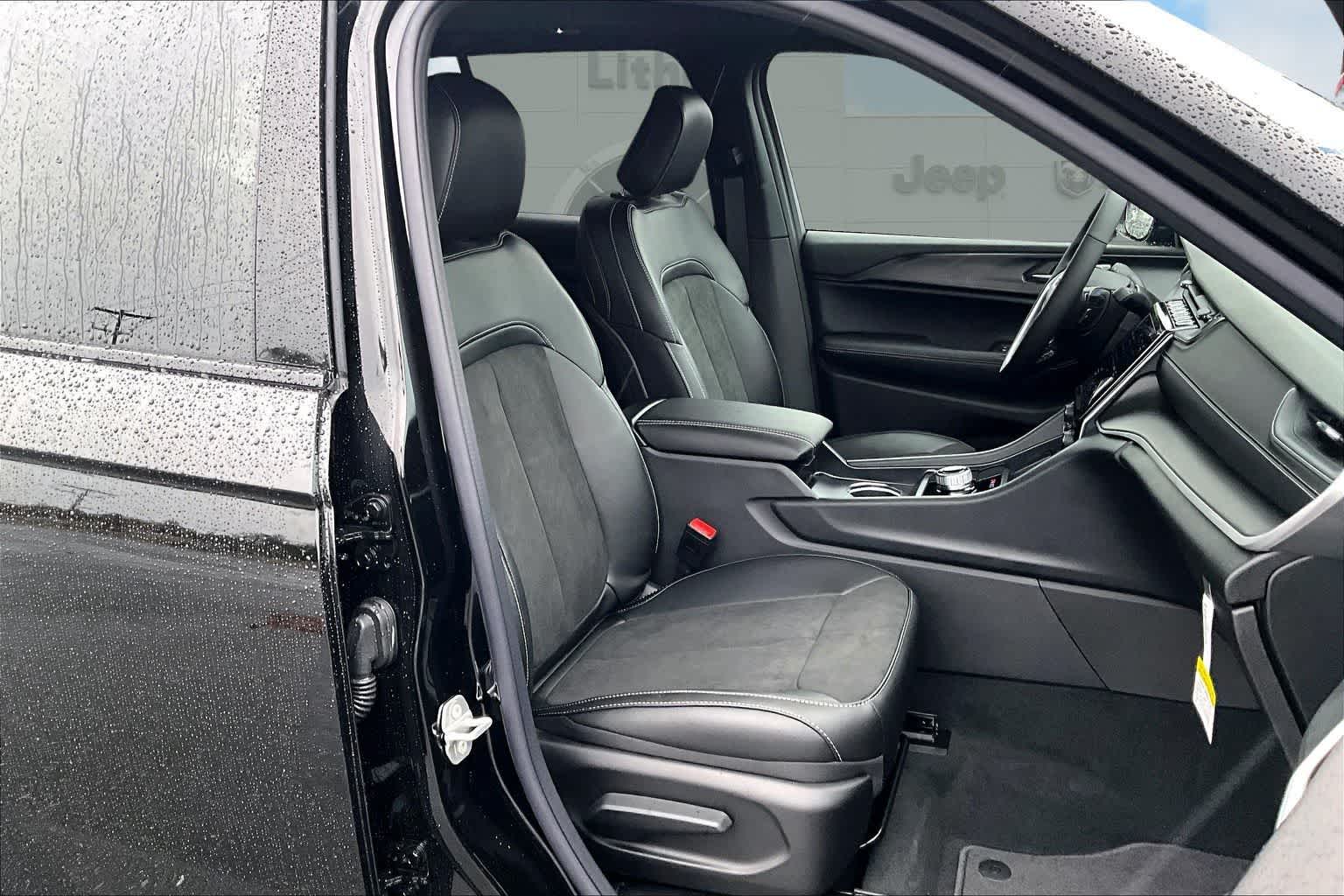 Thumbnail: 2025 Jeep Grand Cherokee - 14