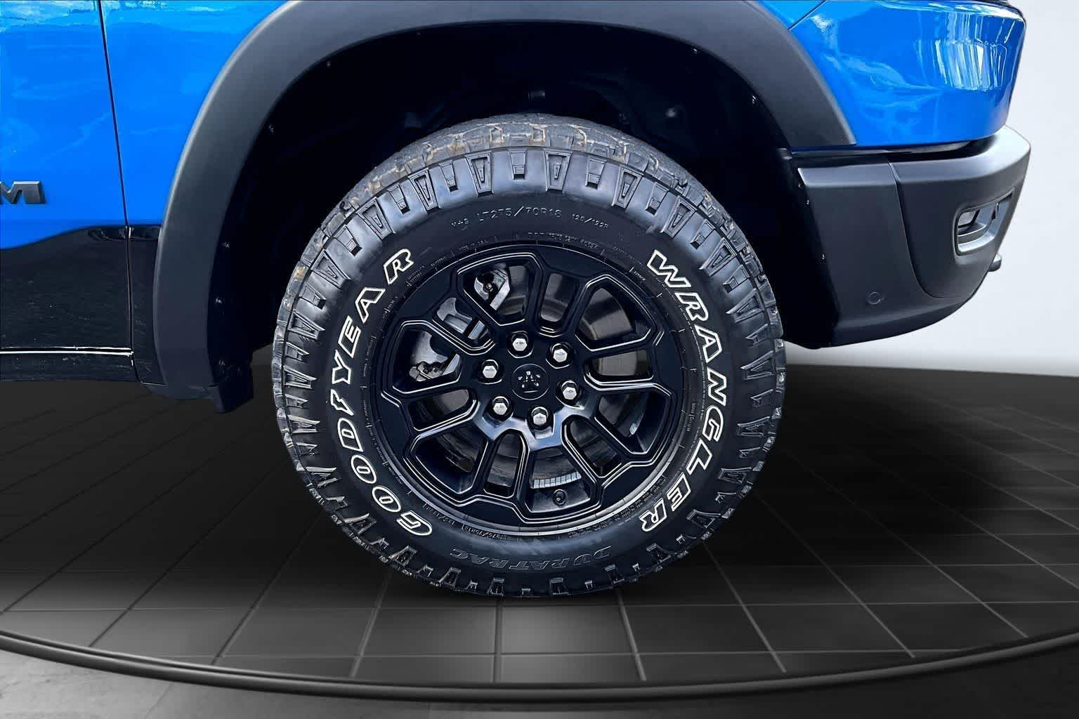 Thumbnail: 2025 RAM 1500 - 33
