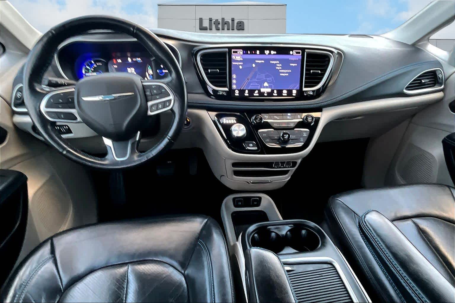 Thumbnail: 2021 Chrysler Pacifica - 10