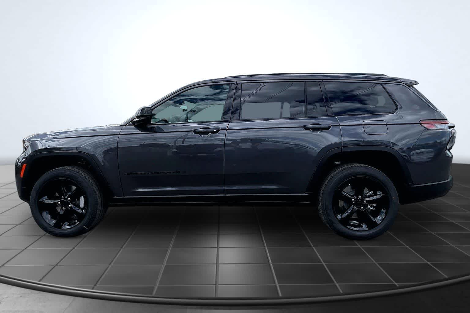 Thumbnail: 2026 Jeep Grand Cherokee L - 3