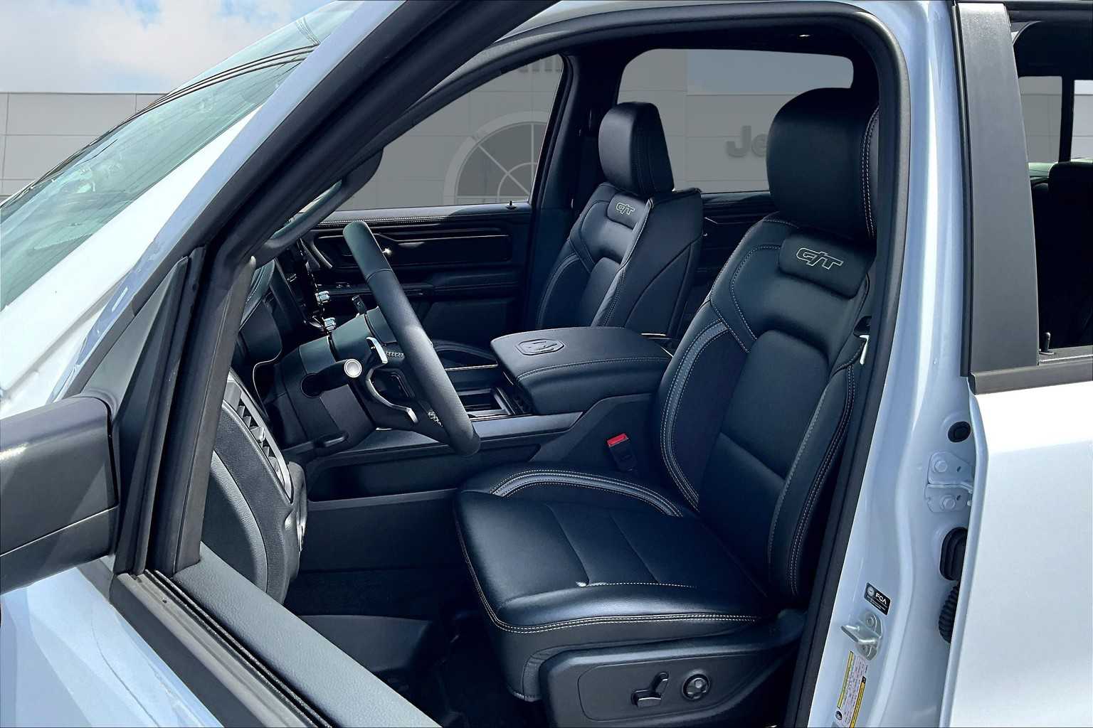 Thumbnail: 2026 RAM 1500 - 11