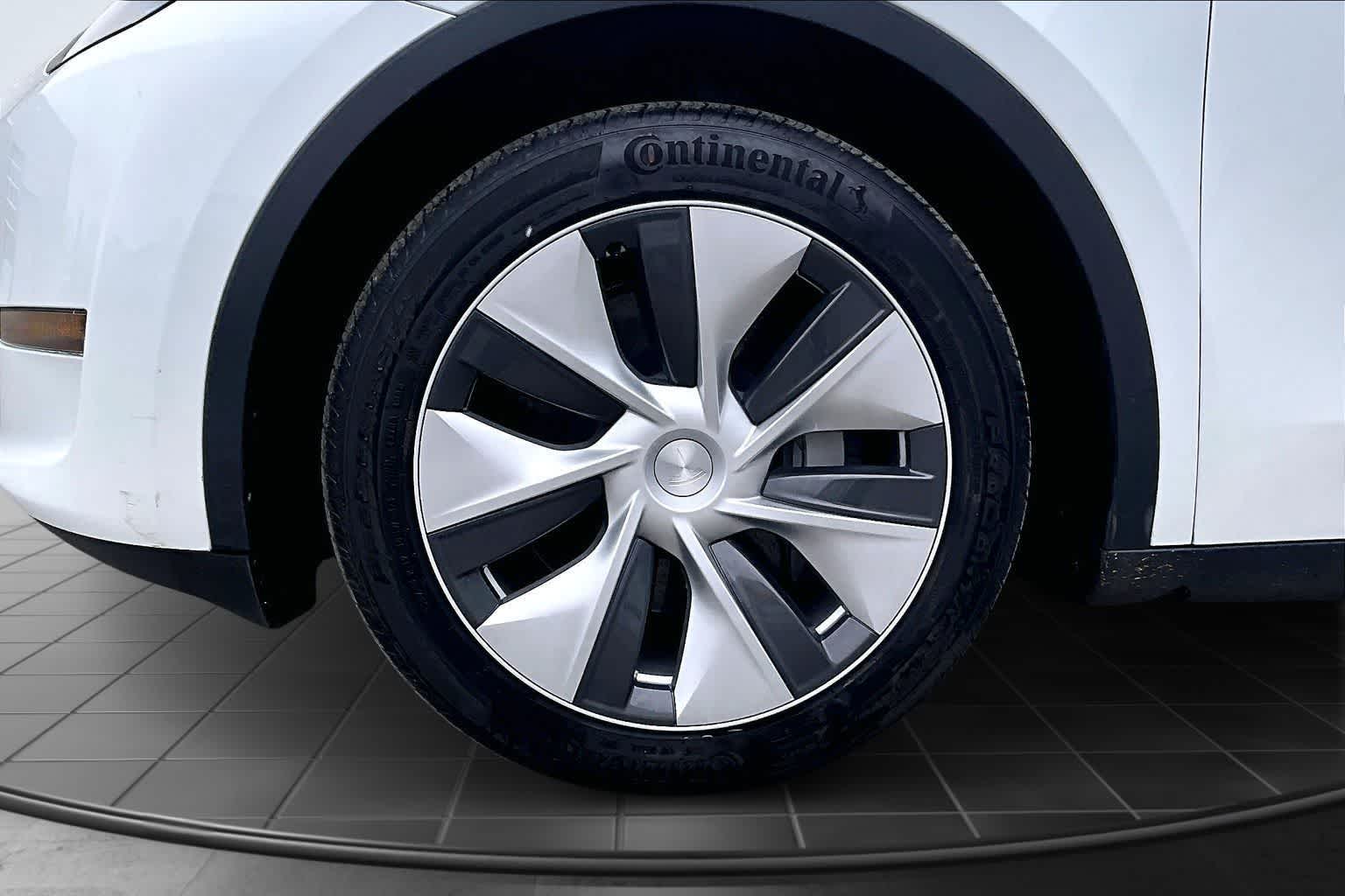 Thumbnail: 2023 Tesla Model Y - 8