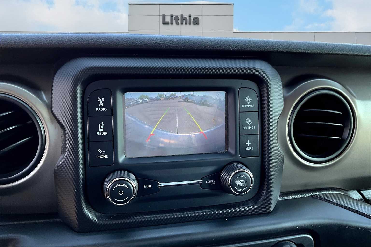 Thumbnail: 2018 Jeep Wrangler - 27