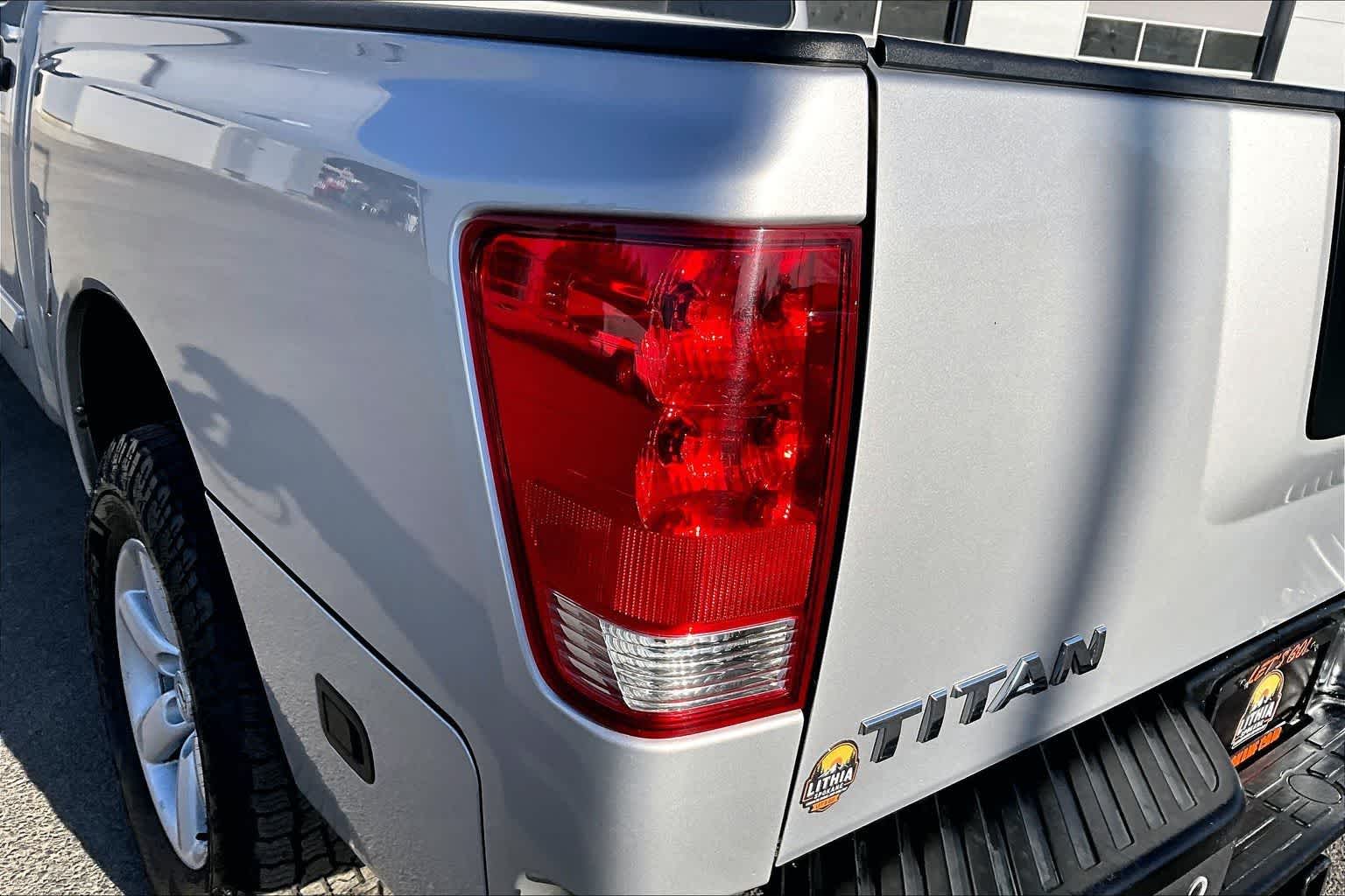 Thumbnail: 2012 Nissan Titan - 32