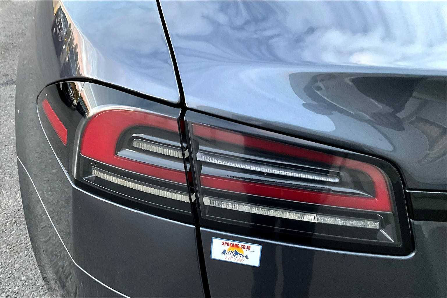 Thumbnail: 2022 Tesla Model S - 32