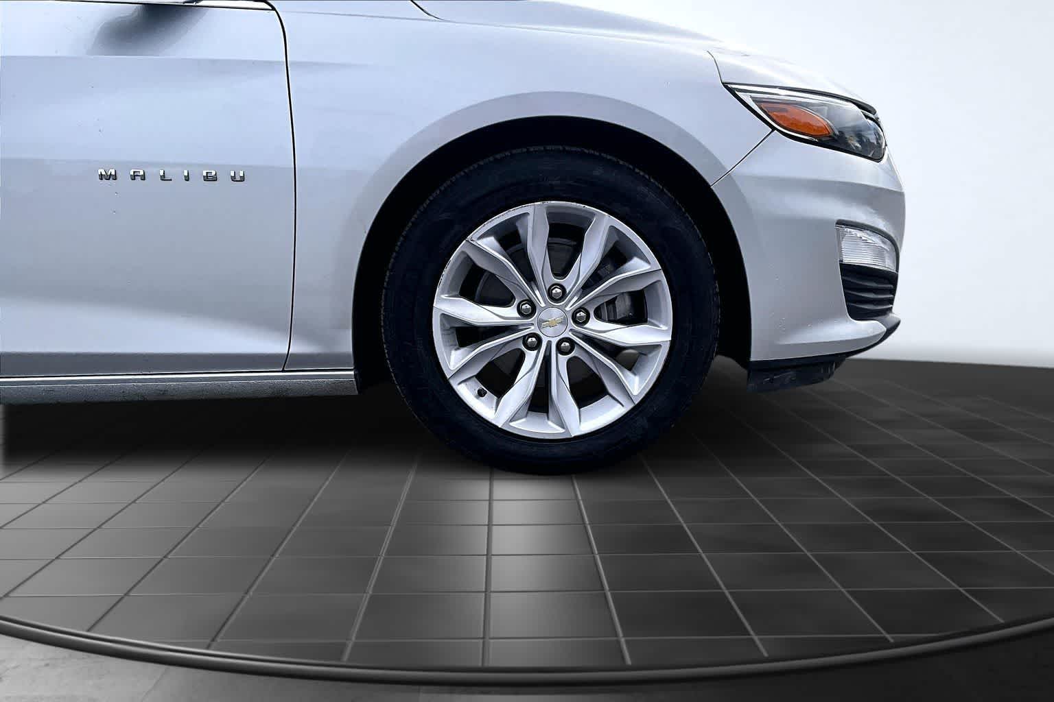 Thumbnail: 2021 Chevrolet Malibu - 34