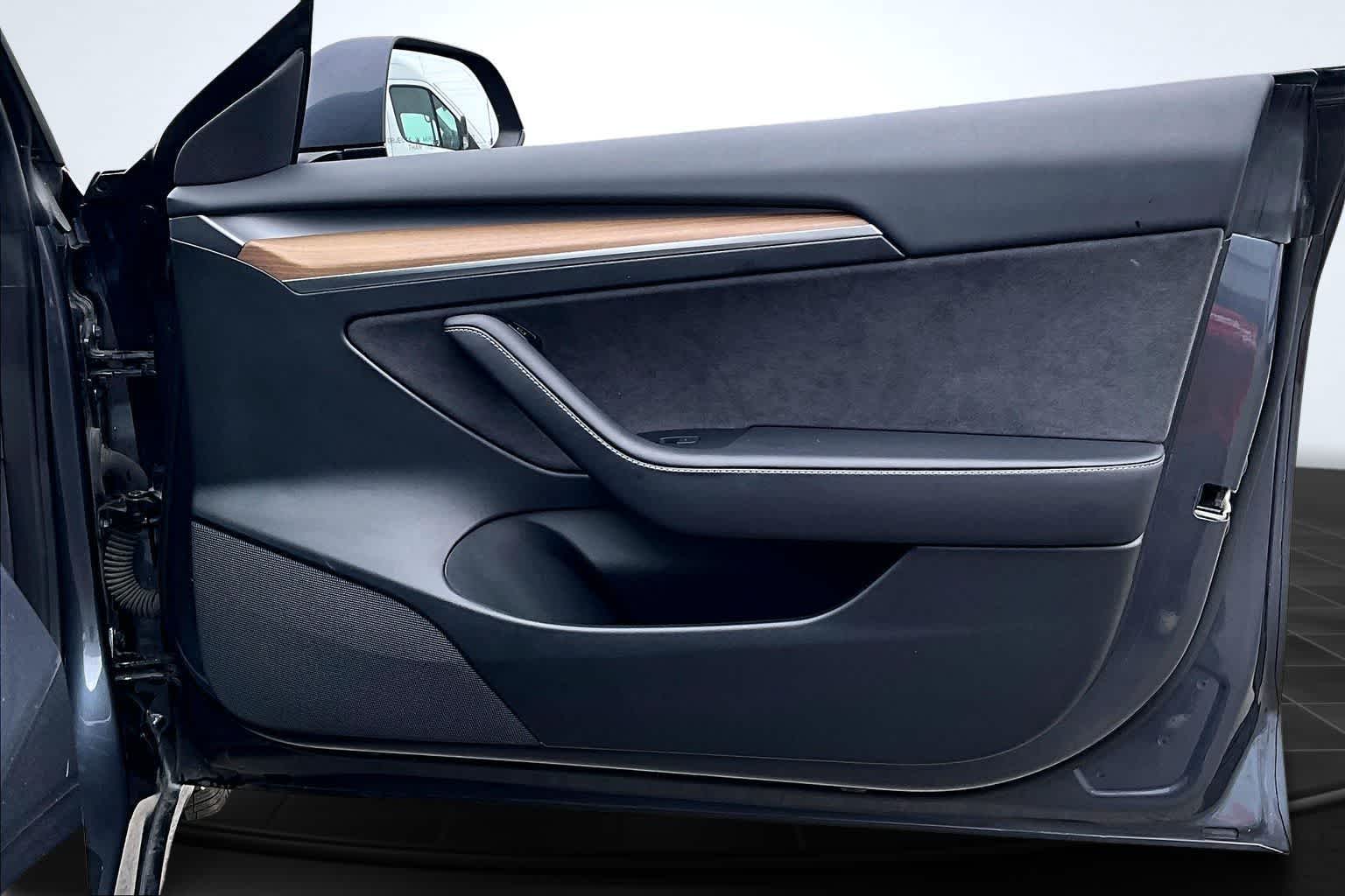 Thumbnail: 2023 Tesla Model 3 - 29