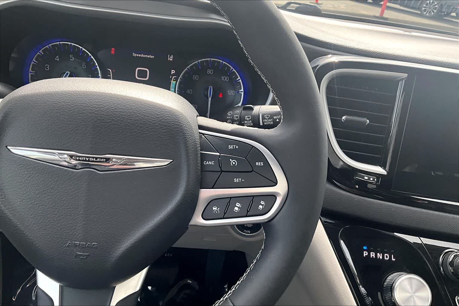 Thumbnail: 2024 Chrysler Pacifica - 26