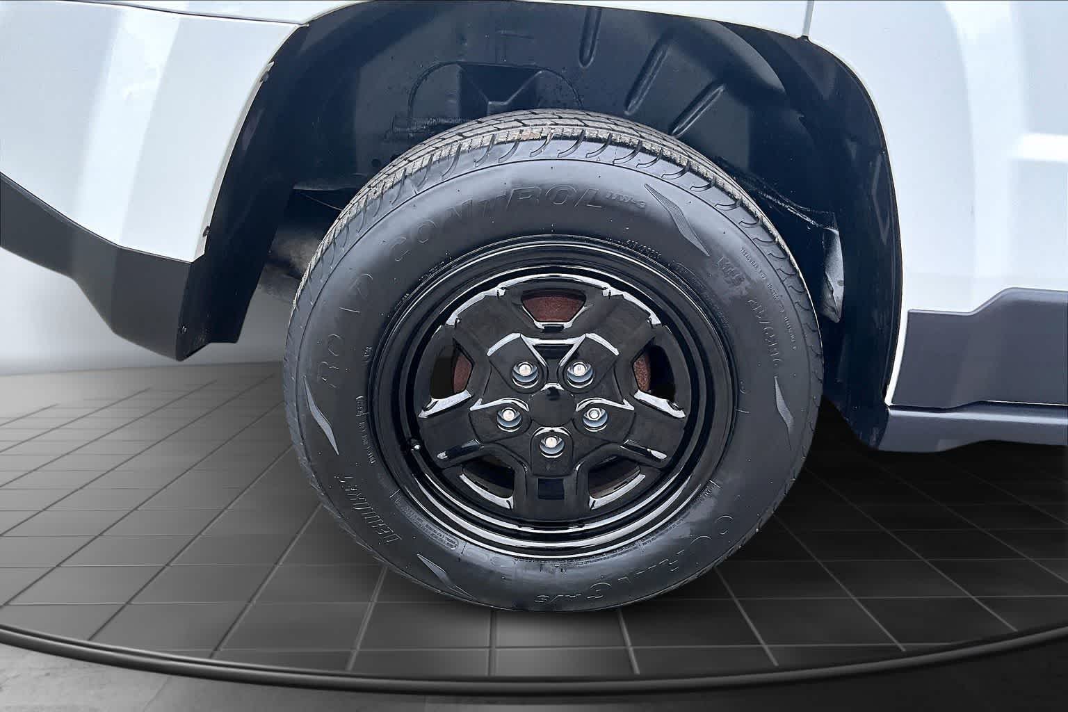 Thumbnail: 2016 Jeep Patriot - 35