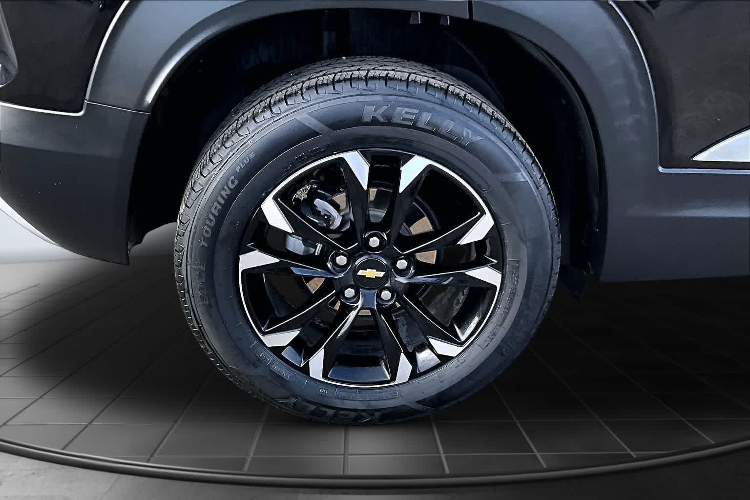 Thumbnail: 2023 Chevrolet TrailBlazer - 34