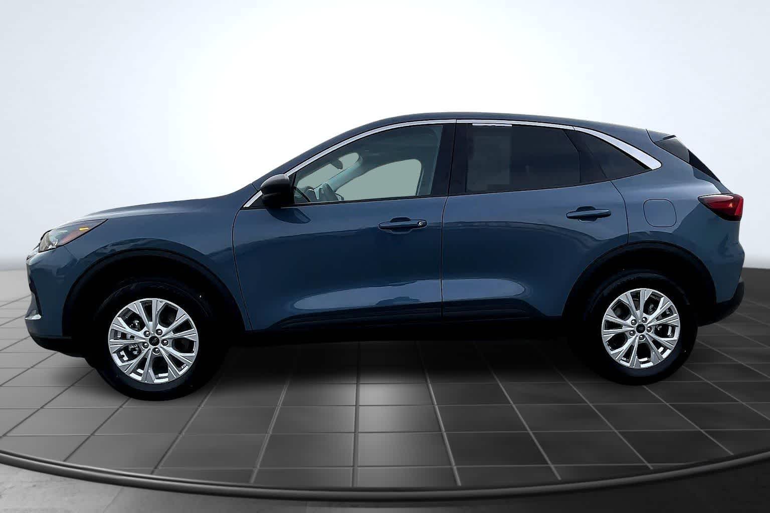 Thumbnail: 2024 Ford Escape - 3