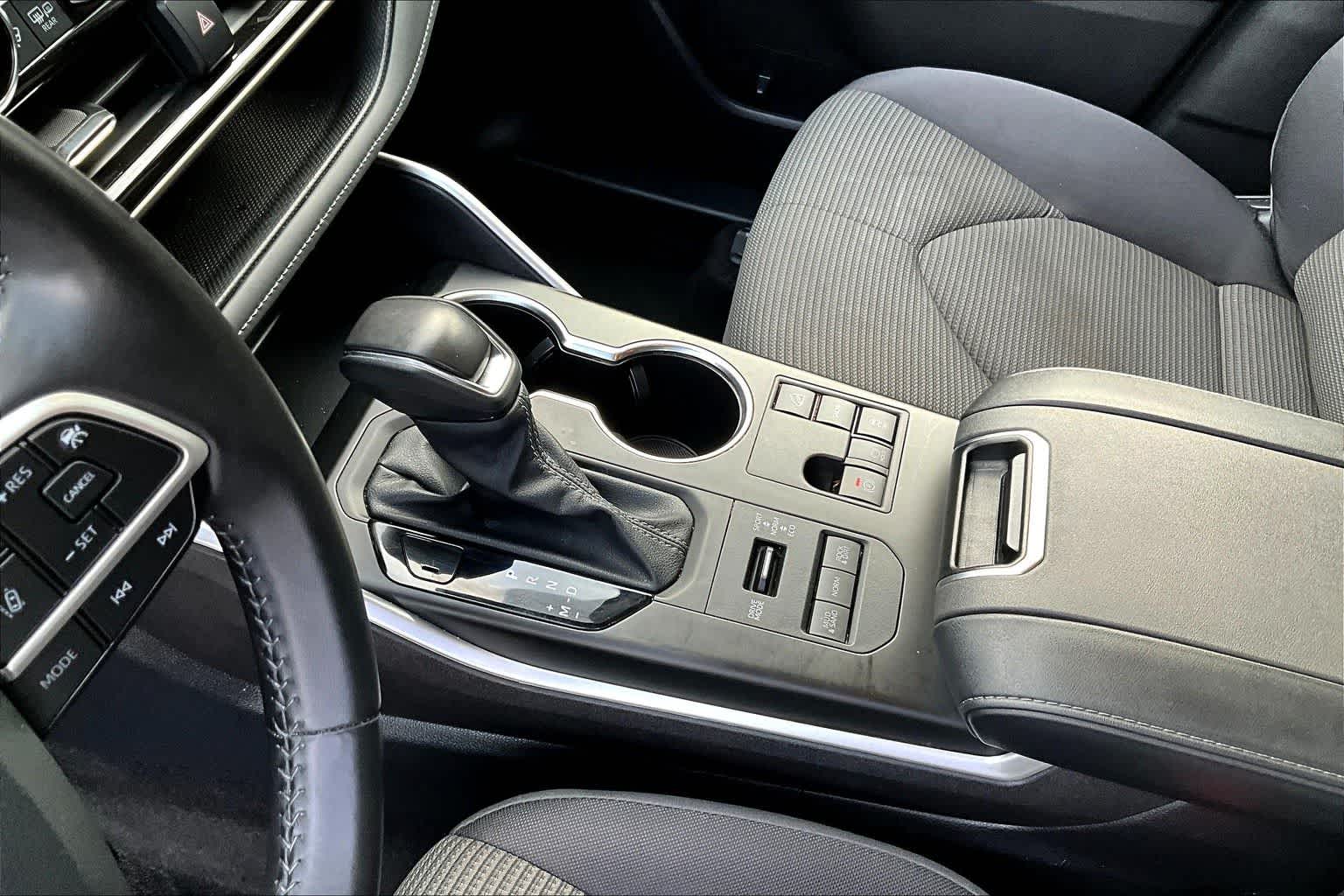 Thumbnail: 2024 Toyota Highlander - 17