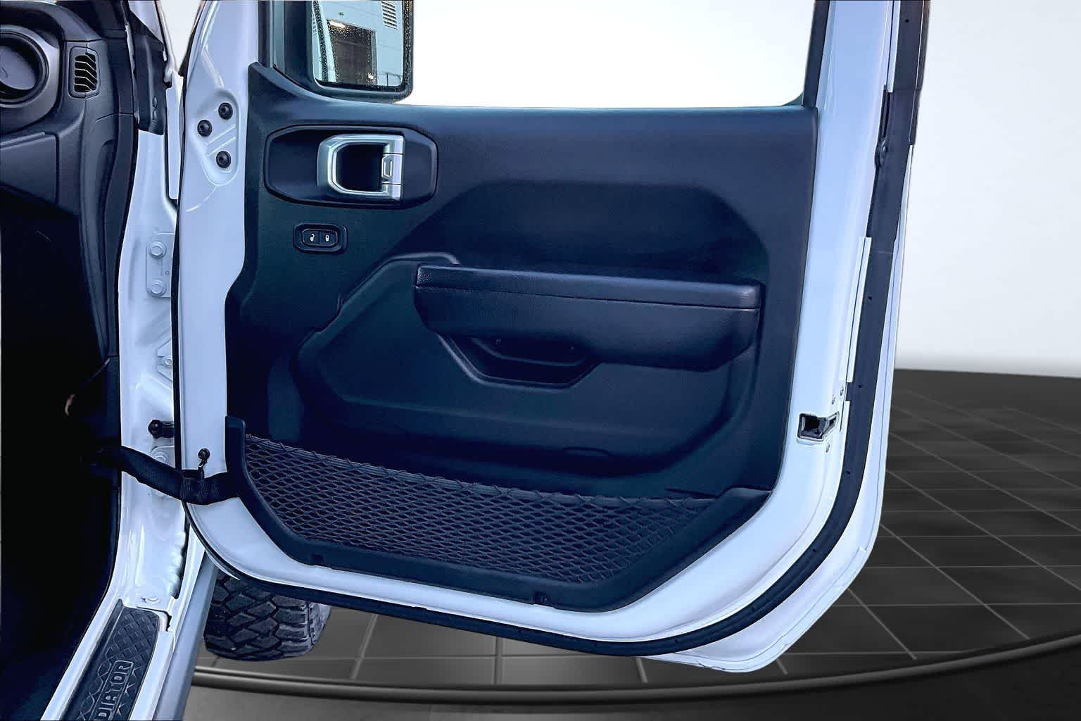 Thumbnail: 2022 Jeep Gladiator - 29