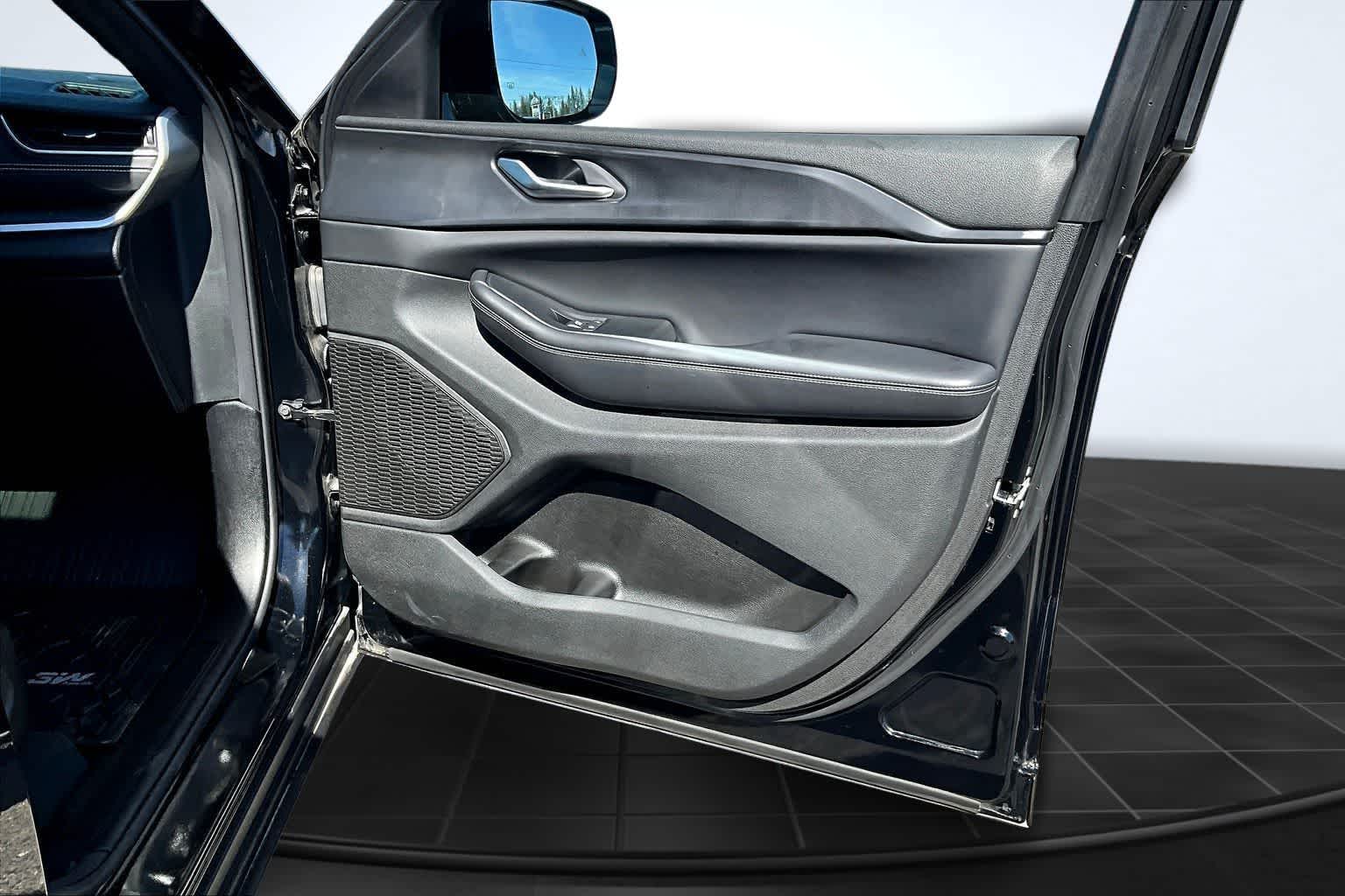 Thumbnail: 2024 Jeep Grand Cherokee - 29