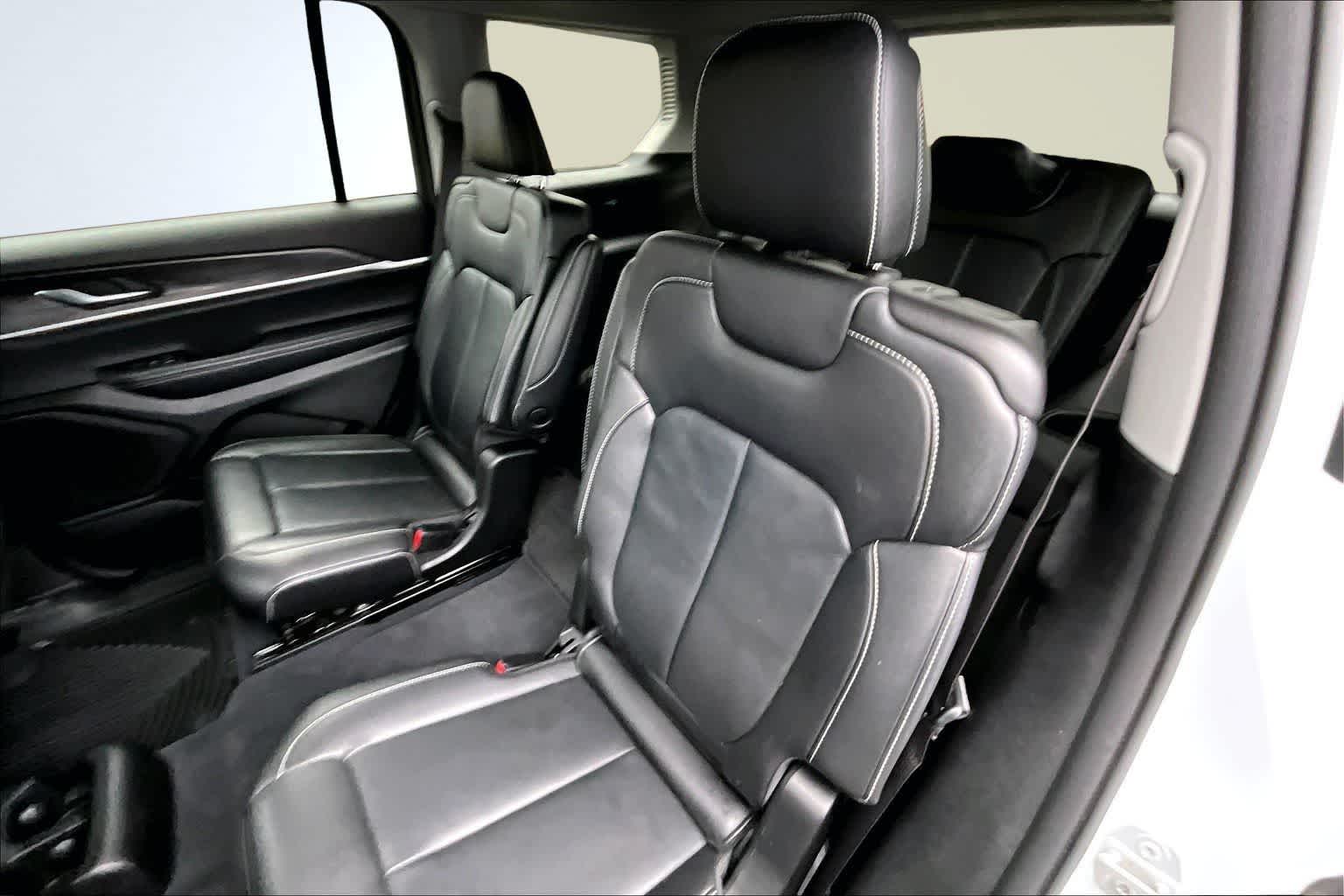 Thumbnail: 2023 Jeep Grand Cherokee L - 12