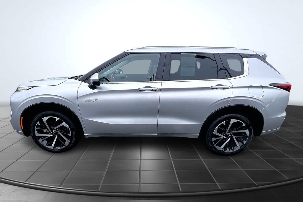 Used 2023 Mitsubishi Outlander SEL SUV