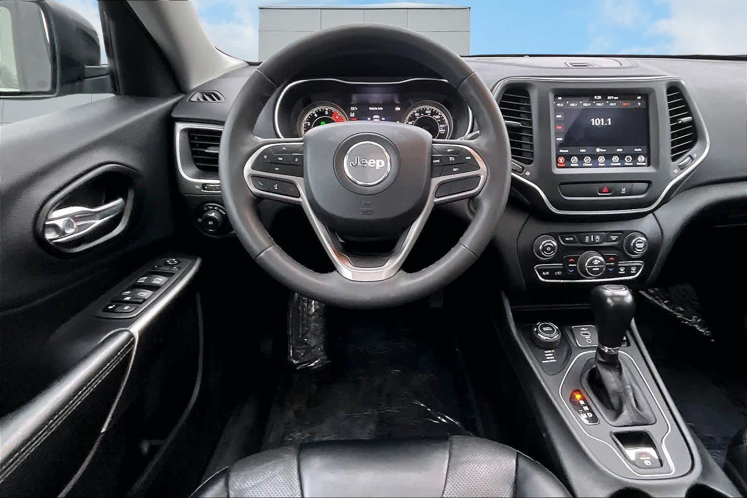 Thumbnail: 2022 Jeep Cherokee - 15