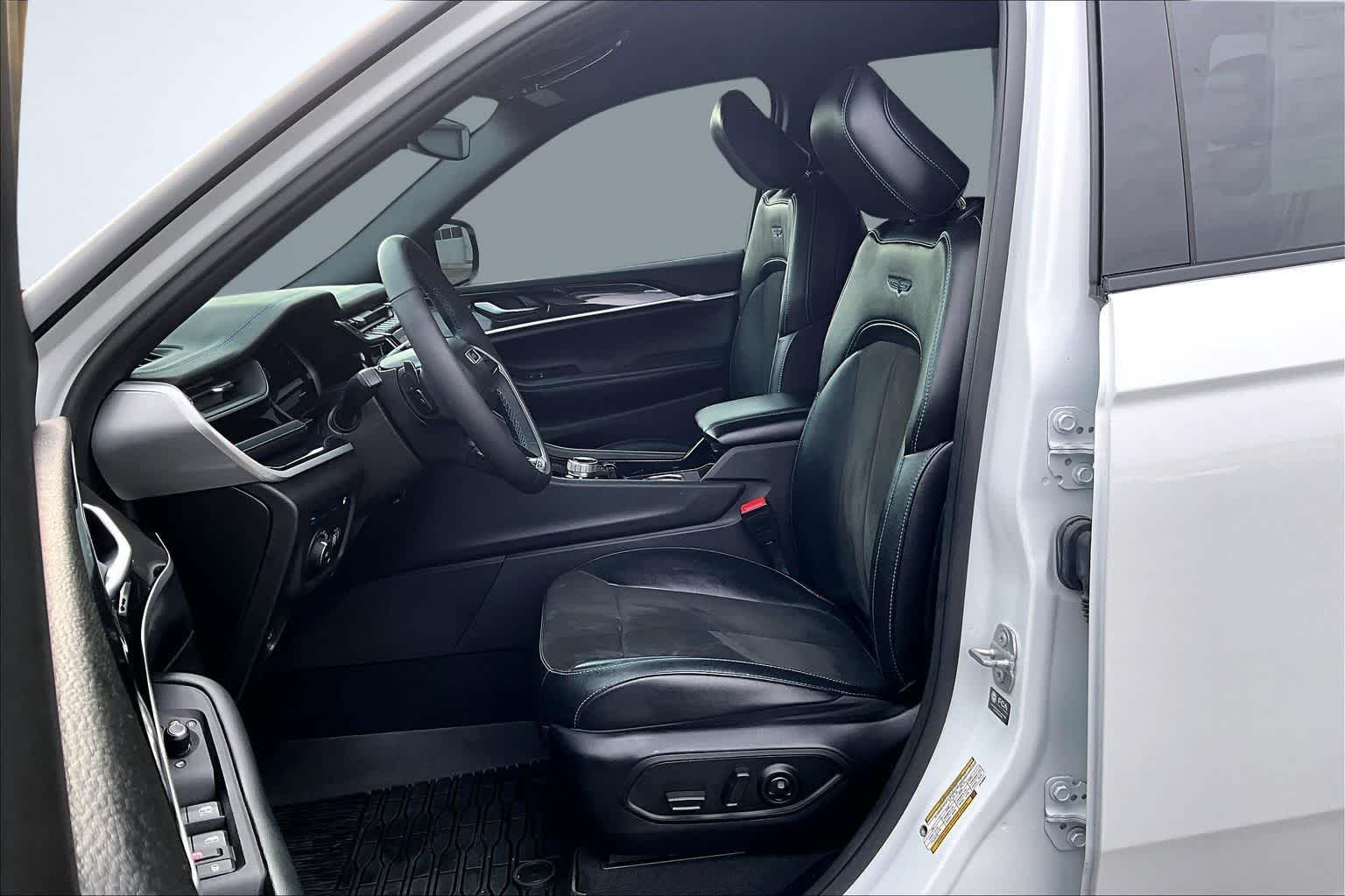 Thumbnail: 2023 Jeep Grand Cherokee - 11