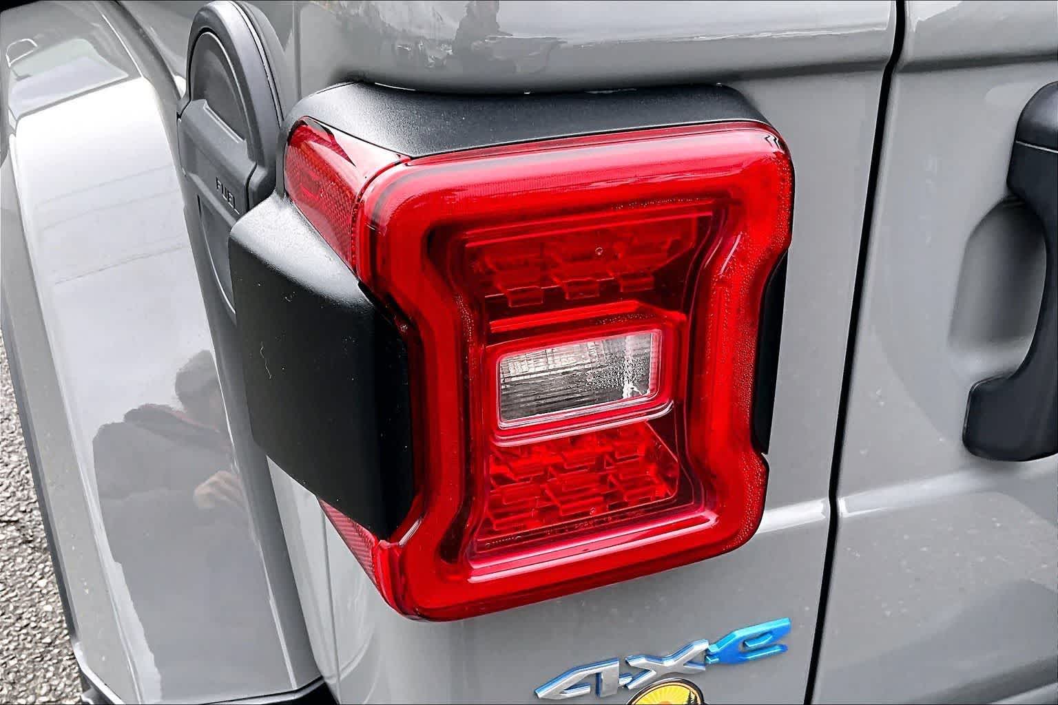 Thumbnail: 2023 Jeep Wrangler - 32