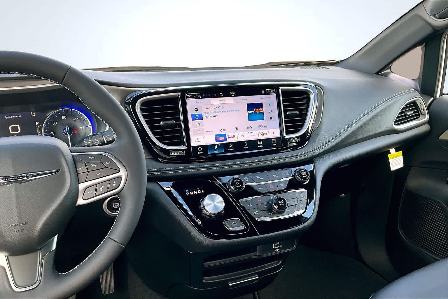 Thumbnail: 2026 Chrysler Pacifica - 16