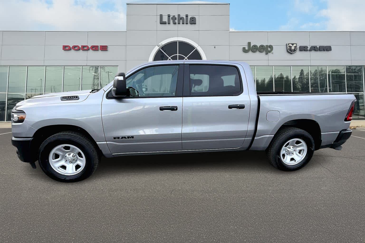 Thumbnail: 2025 RAM 1500 - 3