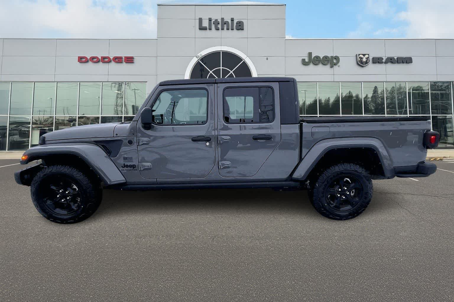Thumbnail: 2021 Jeep Gladiator - 3
