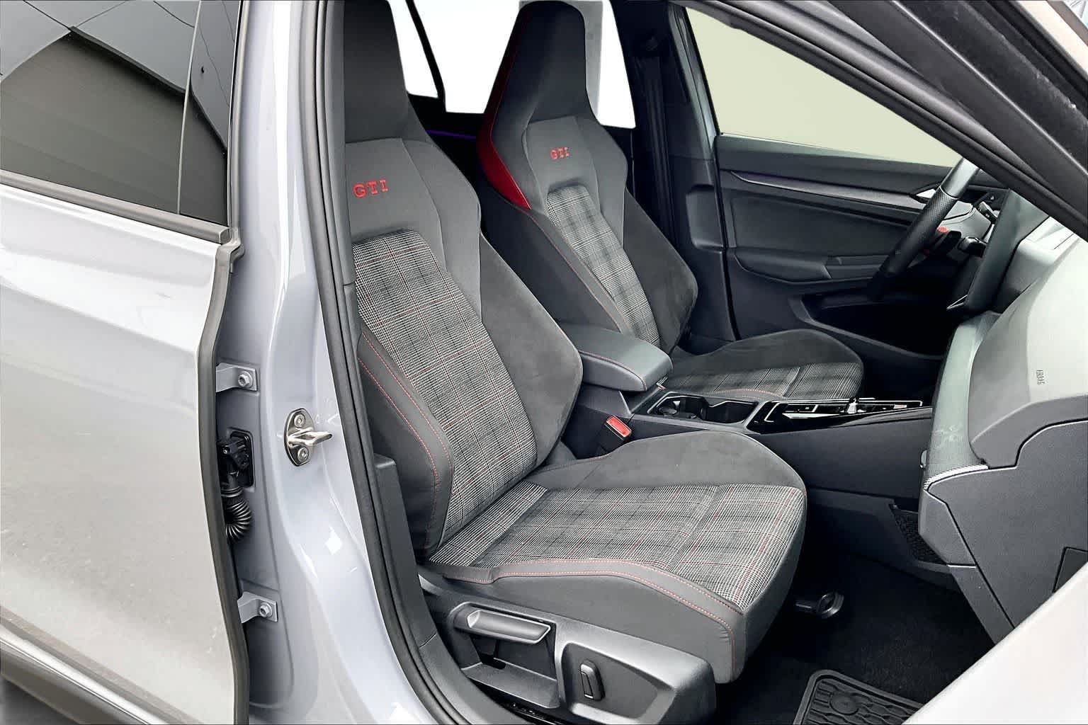 Thumbnail: 2025 Volkswagen Golf - 14