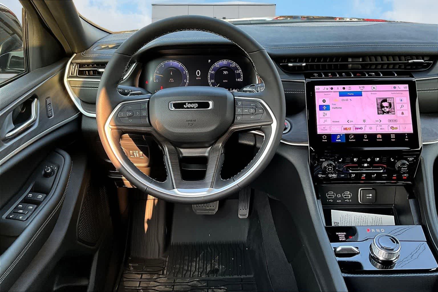 Thumbnail: 2025 Jeep Grand Cherokee L - 15