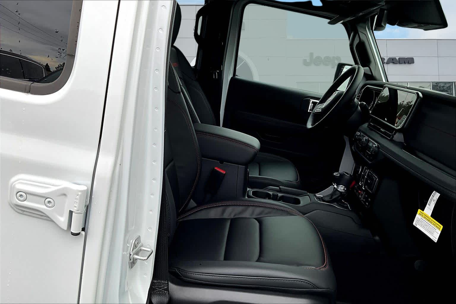 Thumbnail: 2025 Jeep Gladiator - 14