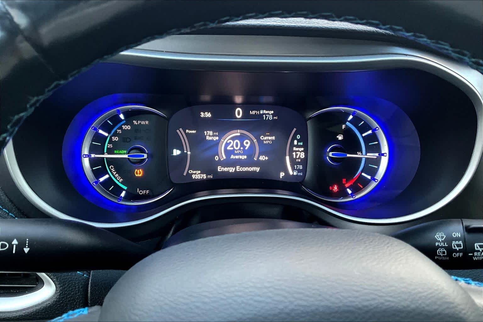 Thumbnail: 2021 Chrysler Pacifica - 18