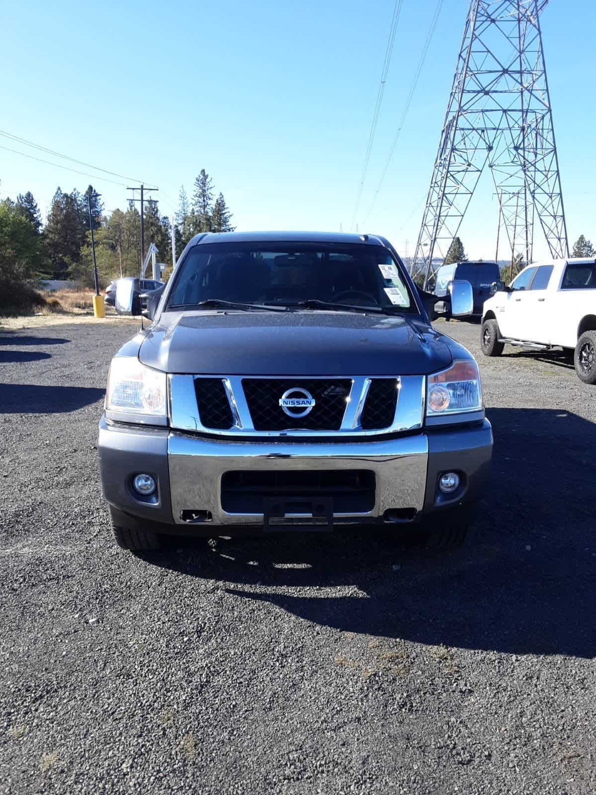 2014 Nissan Titan SL photo 2