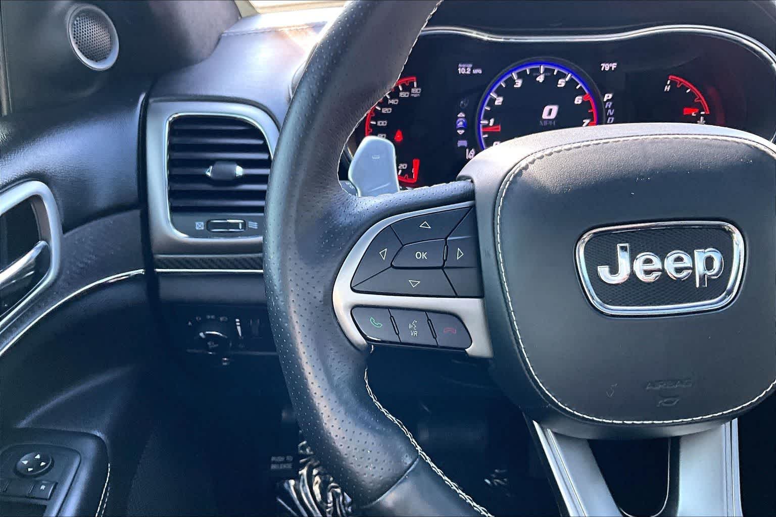 Thumbnail: 2017 Jeep Grand Cherokee - 25