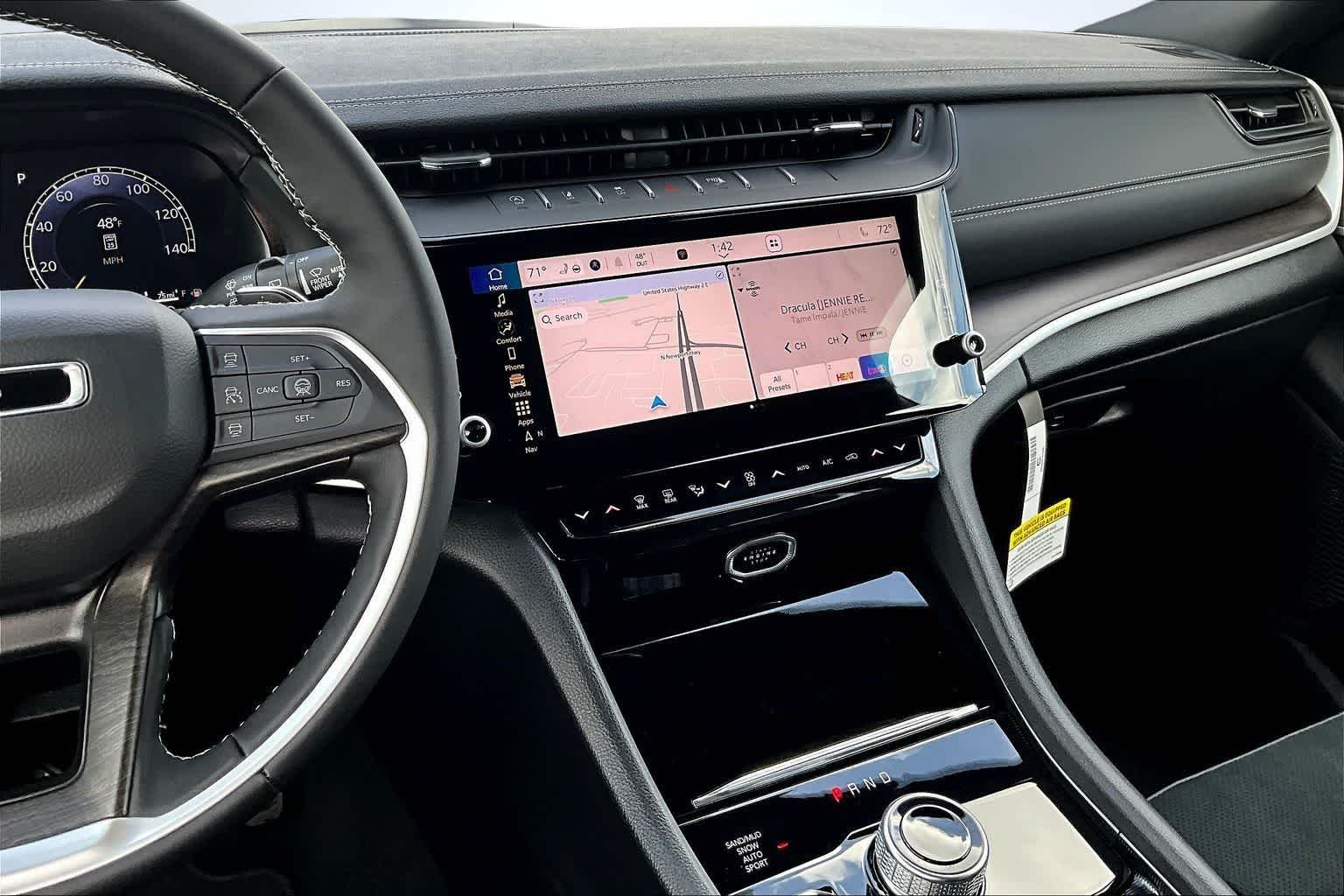 Thumbnail: 2026 Jeep Grand Cherokee - 16