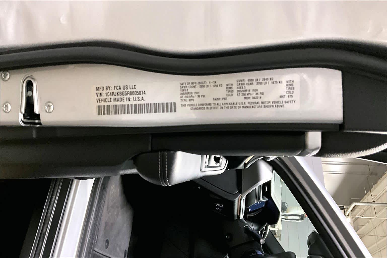 Thumbnail: 2024 Jeep Grand Cherokee L - 21