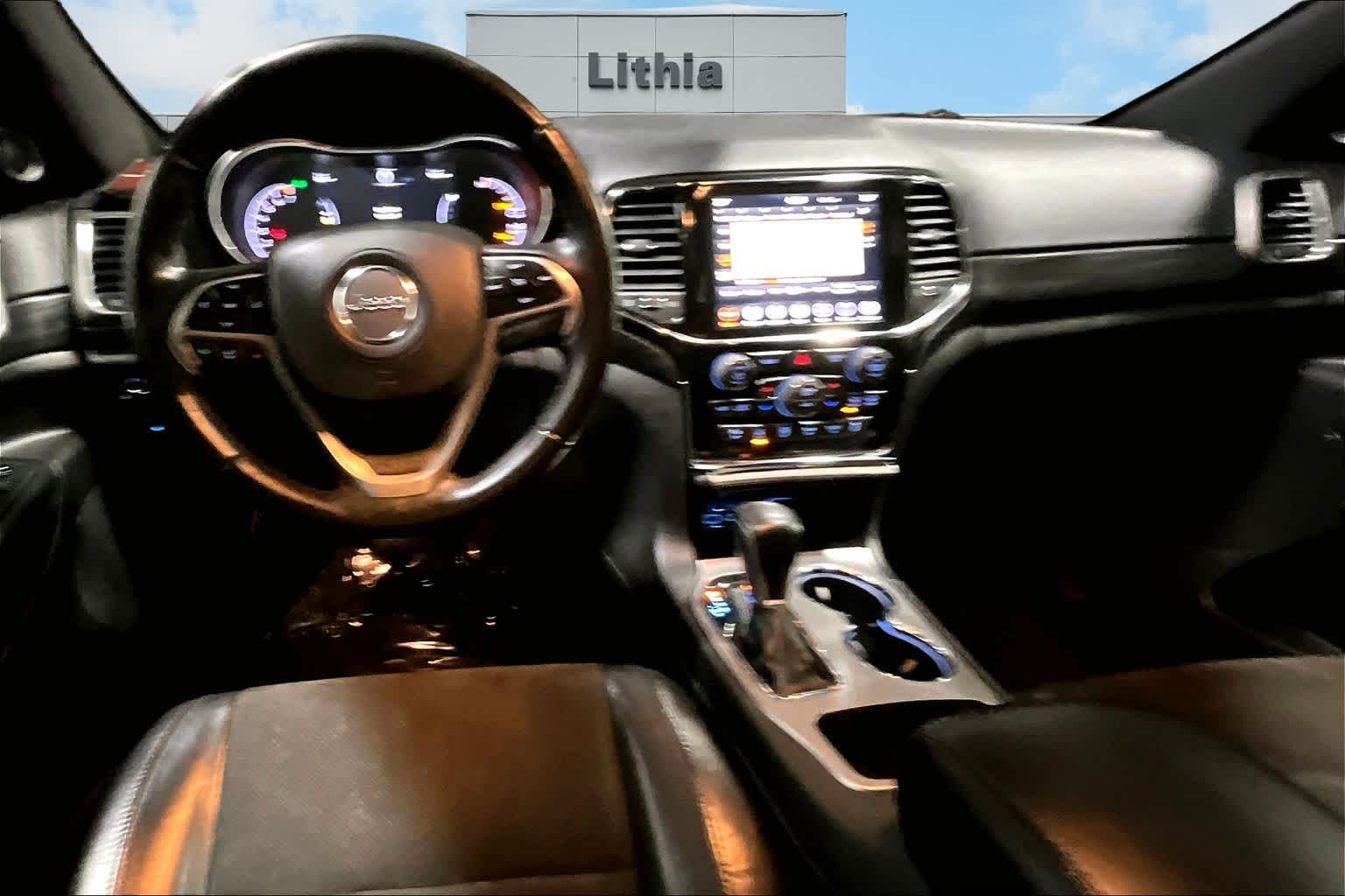 Thumbnail: 2020 Jeep Grand Cherokee - 15