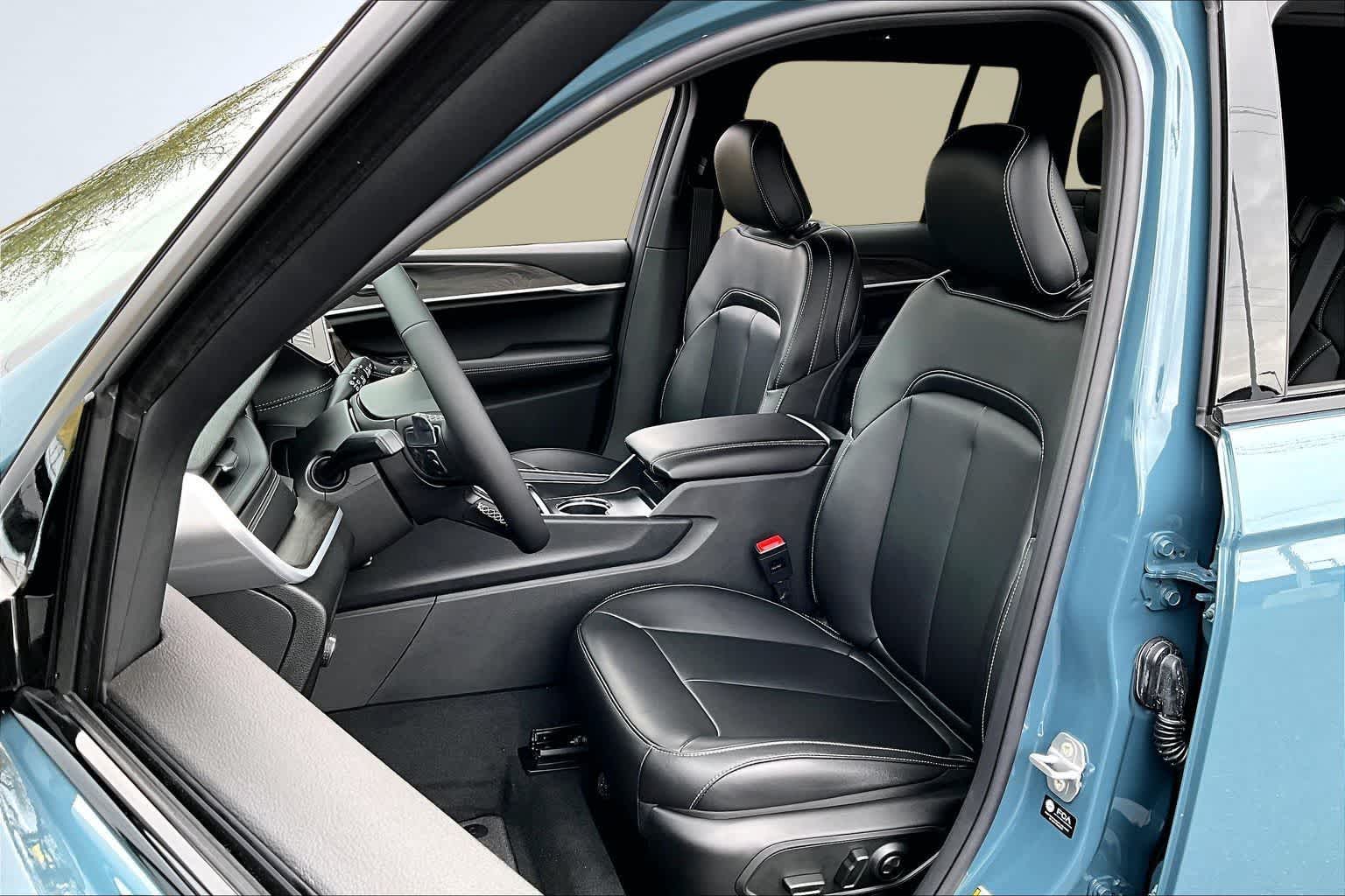 Thumbnail: 2026 Jeep Grand Cherokee - 11