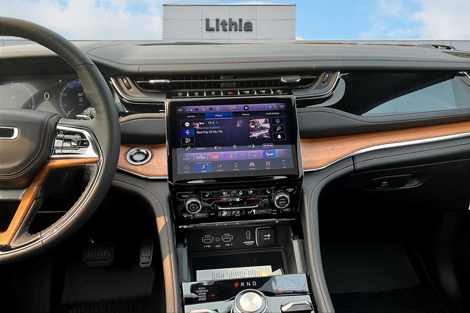 Thumbnail: 2025 Jeep Grand Cherokee - 16