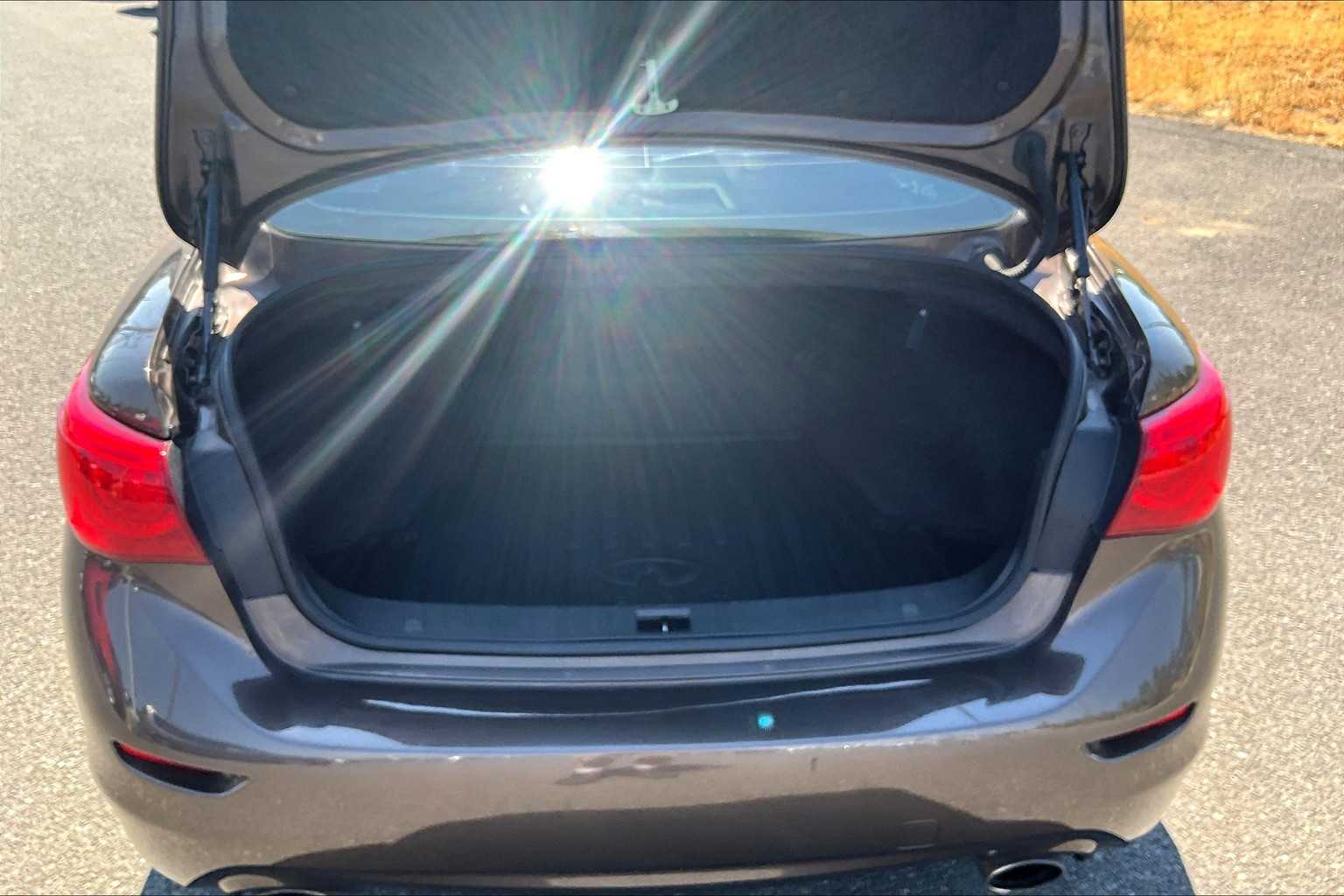 Thumbnail: 2015 INFINITI Q50 - 19