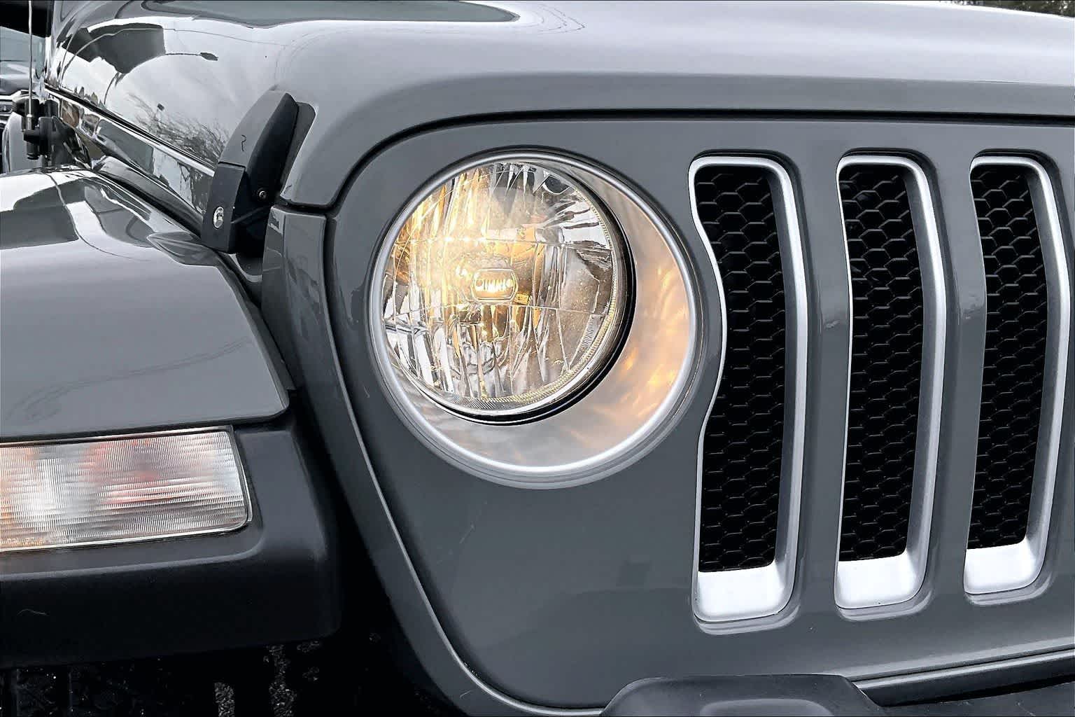 Thumbnail: 2021 Jeep Wrangler - 31