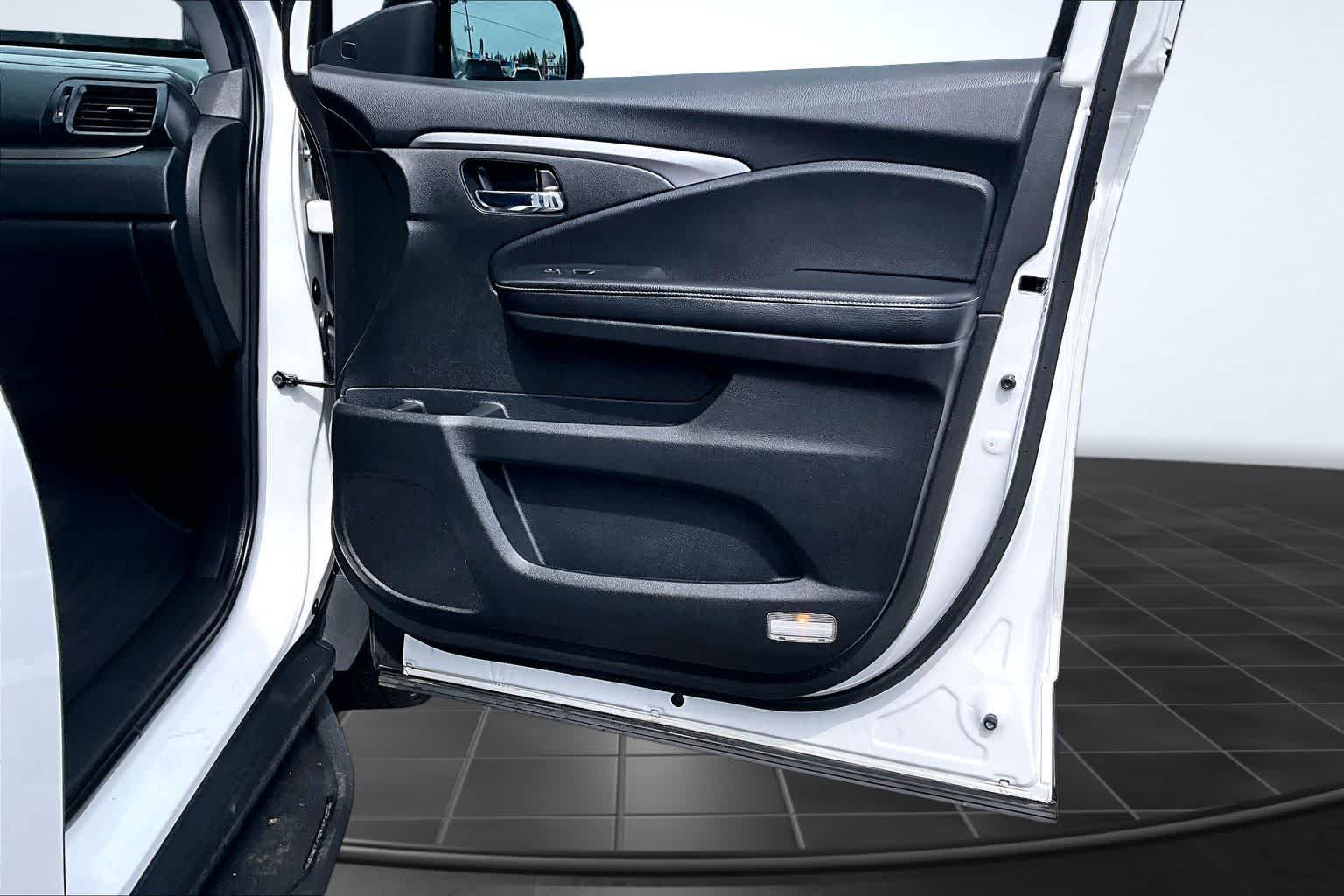 Thumbnail: 2023 Honda Ridgeline - 28