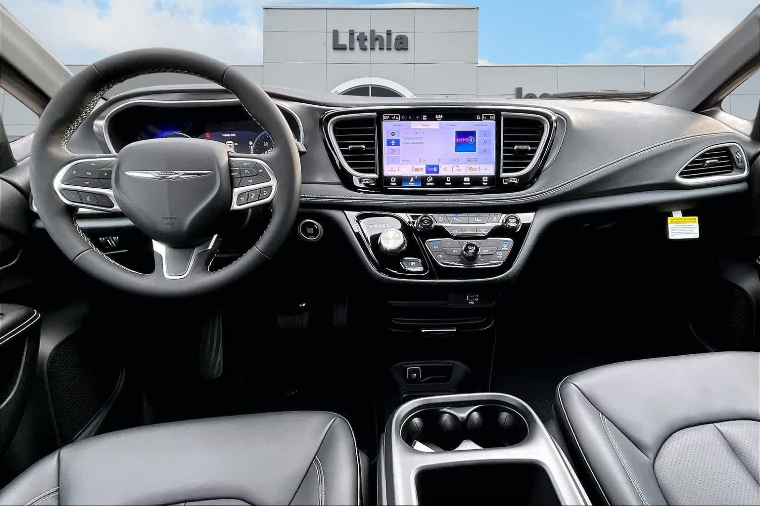 Thumbnail: 2026 Chrysler Pacifica - 10