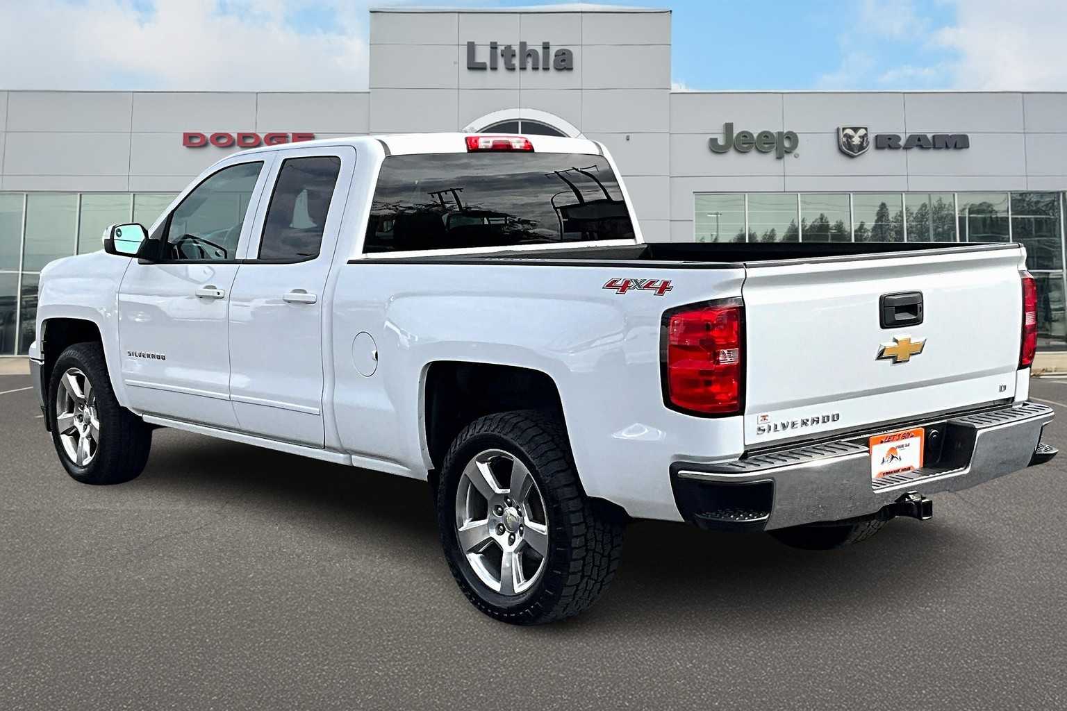 Thumbnail: 2015 Chevrolet Silverado 1500 - 4