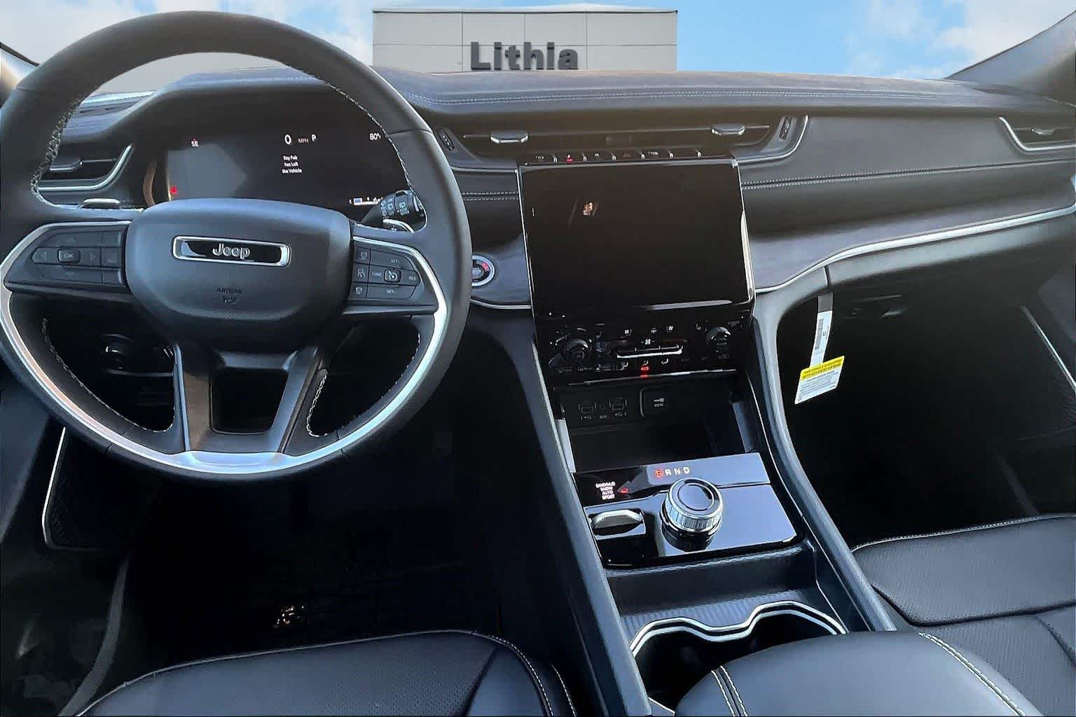 Thumbnail: 2025 Jeep Grand Cherokee - 10