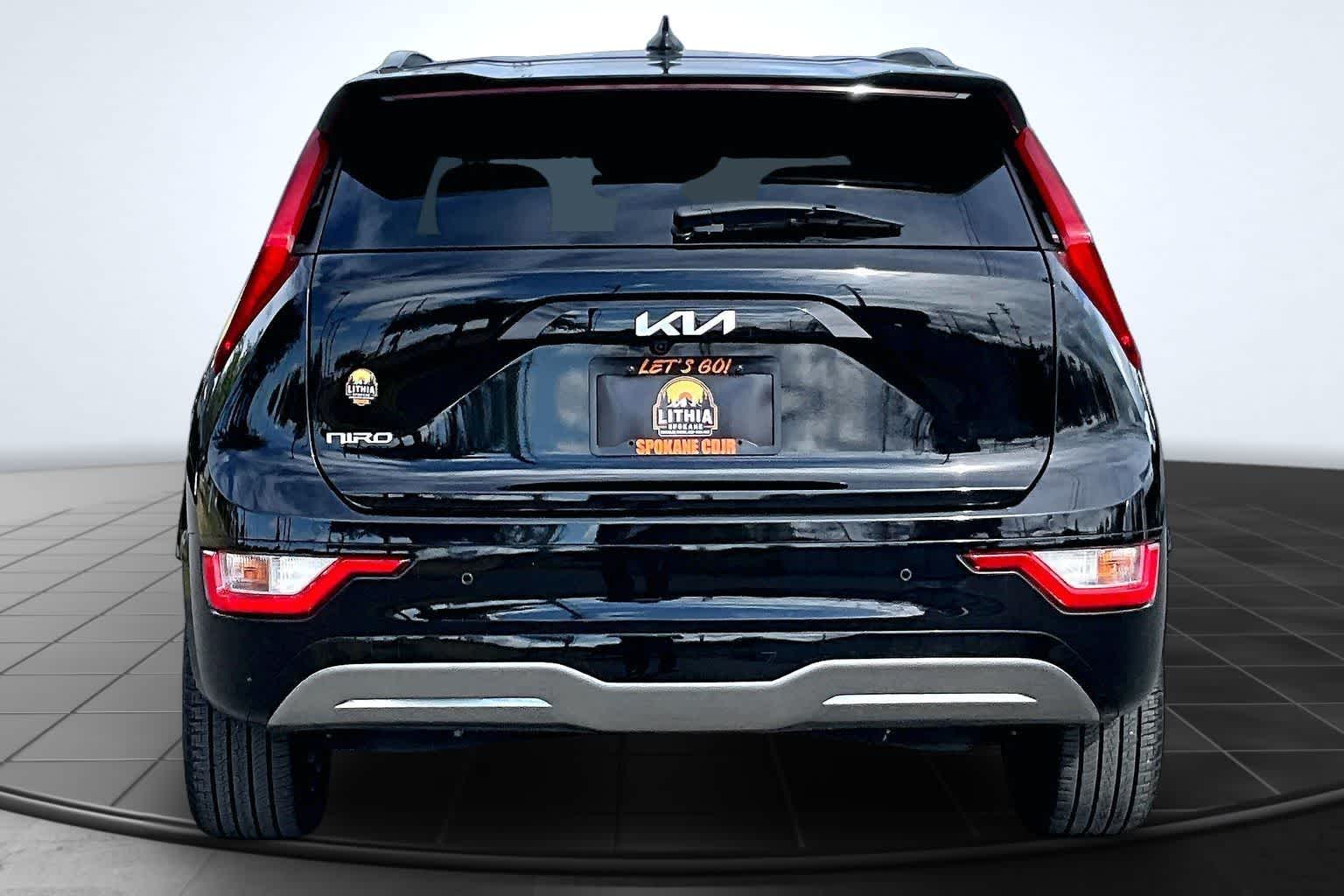 Thumbnail: 2023 Kia Niro - 4