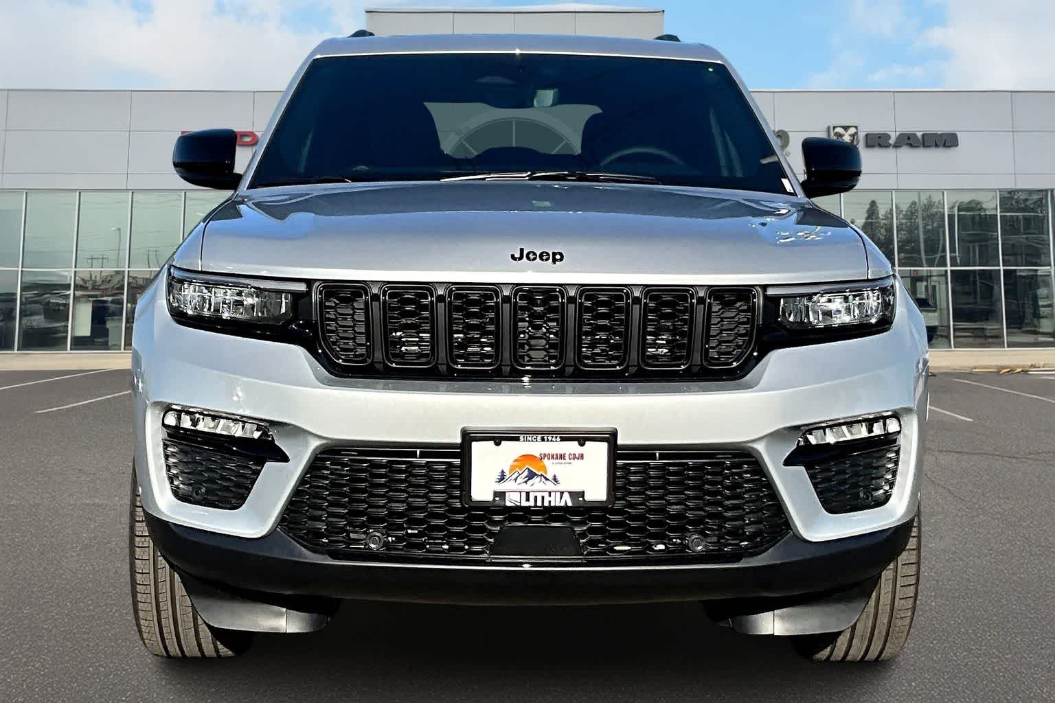Thumbnail: 2025 Jeep Grand Cherokee - 6