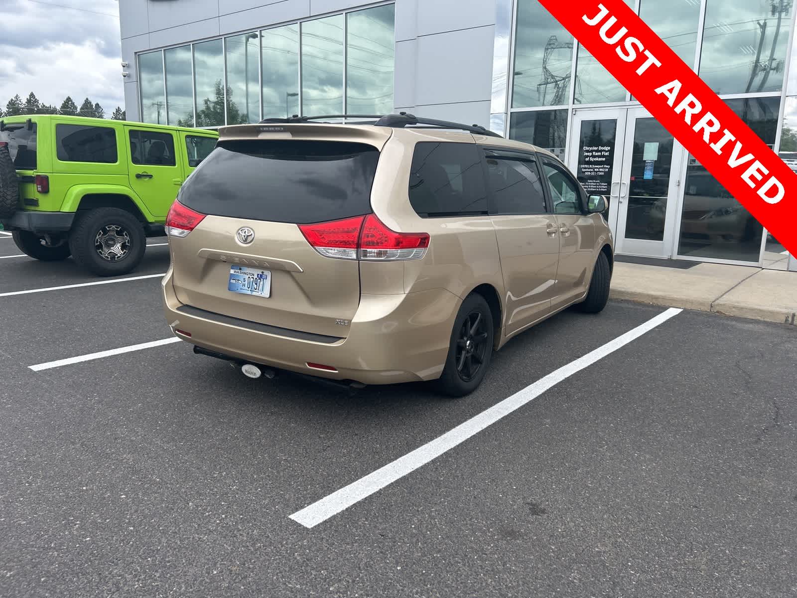 Thumbnail: 2014 Toyota Sienna - 3