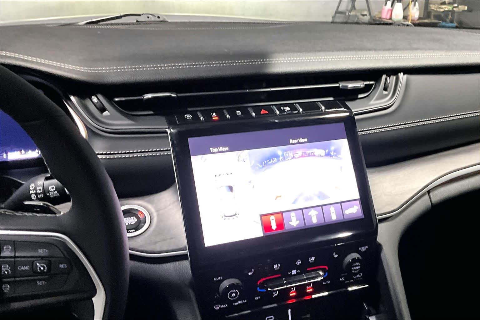 Thumbnail: 2024 Jeep Grand Cherokee L - 27