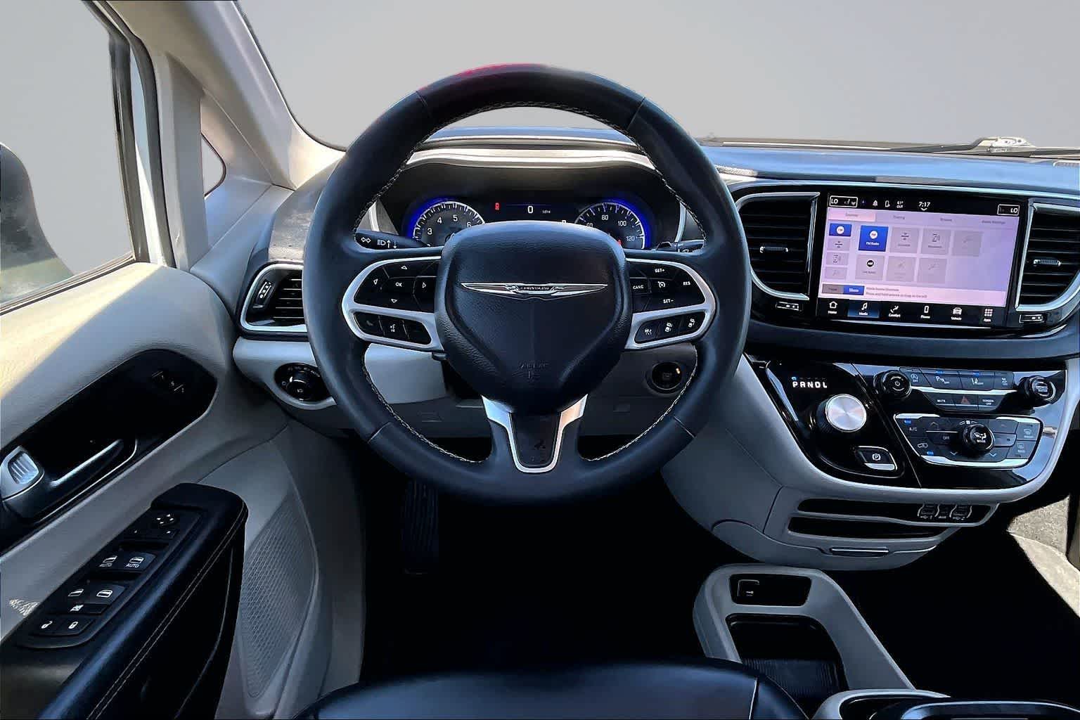Thumbnail: 2023 Chrysler Pacifica - 14