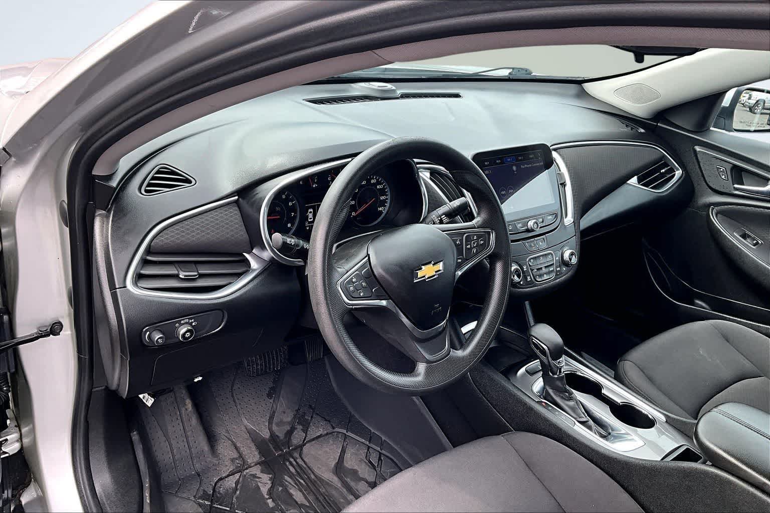 Thumbnail: 2021 Chevrolet Malibu - 2